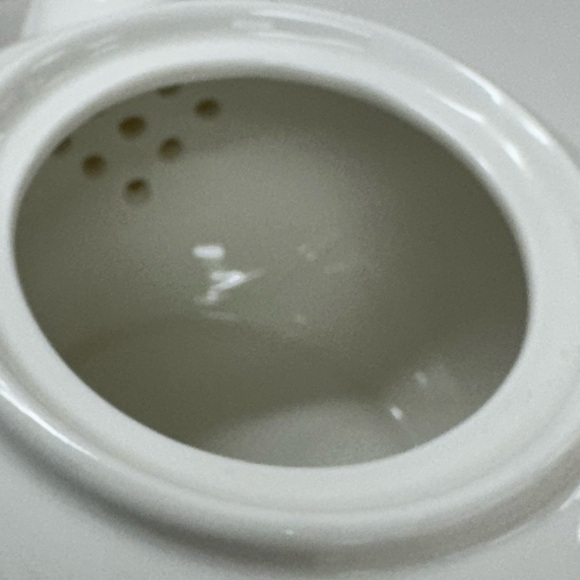 Vintage Chinese porcelain teapot - Picture 7 of 8